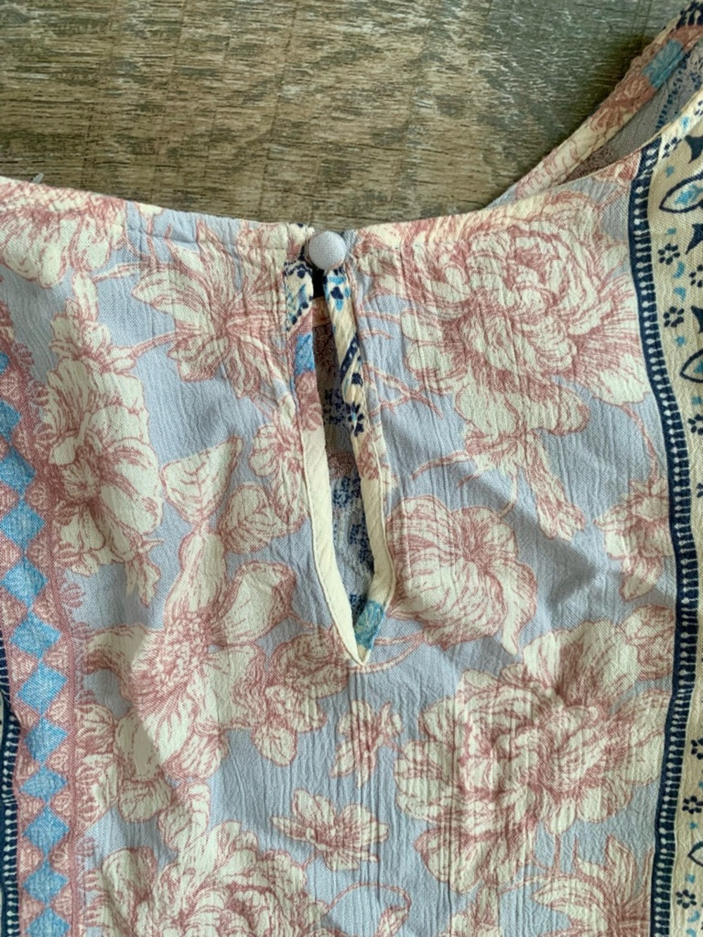American Eagle Outfitters Floral Patchwork Peasant Blouse in Pink and Cream - Picture 5 of 6